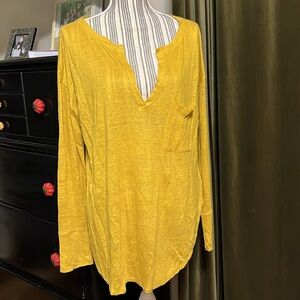 Banana Republic Women's Mustard Oversized Linen V-Neck Top